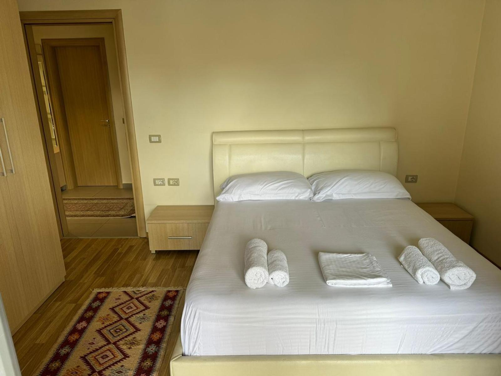 Diem Apartment Near Pazari I Ri Tirana Exterior foto