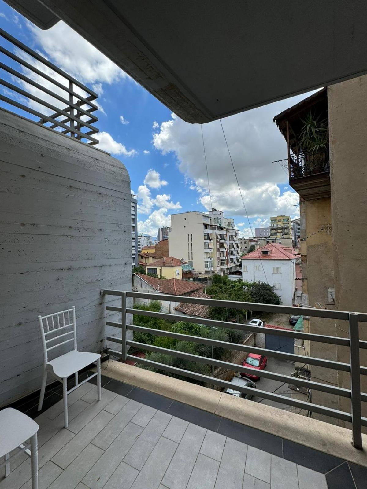 Diem Apartment Near Pazari I Ri Tirana Exterior foto